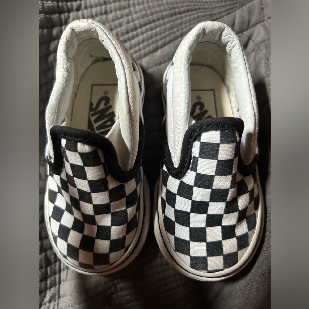 Vans Checkered shoes (size 4 toddler)